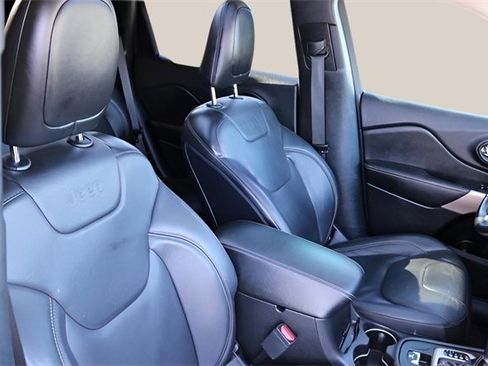 Used 2018 Jeep Cherokee Limited image 20