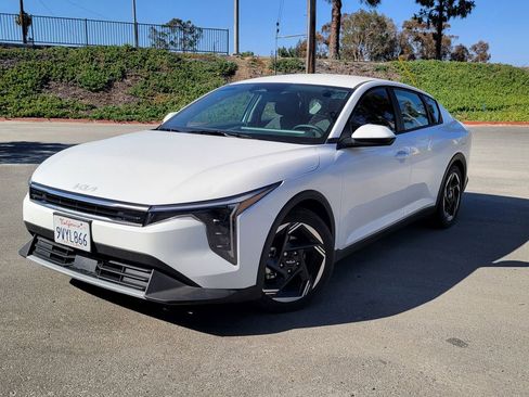 Used 2025 Kia K4 EX FWD image 1
