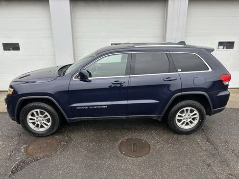 Certified 2018 Jeep Grand Cherokee Laredo image 3