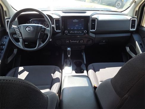 Used 2022 Nissan Frontier SV image 10