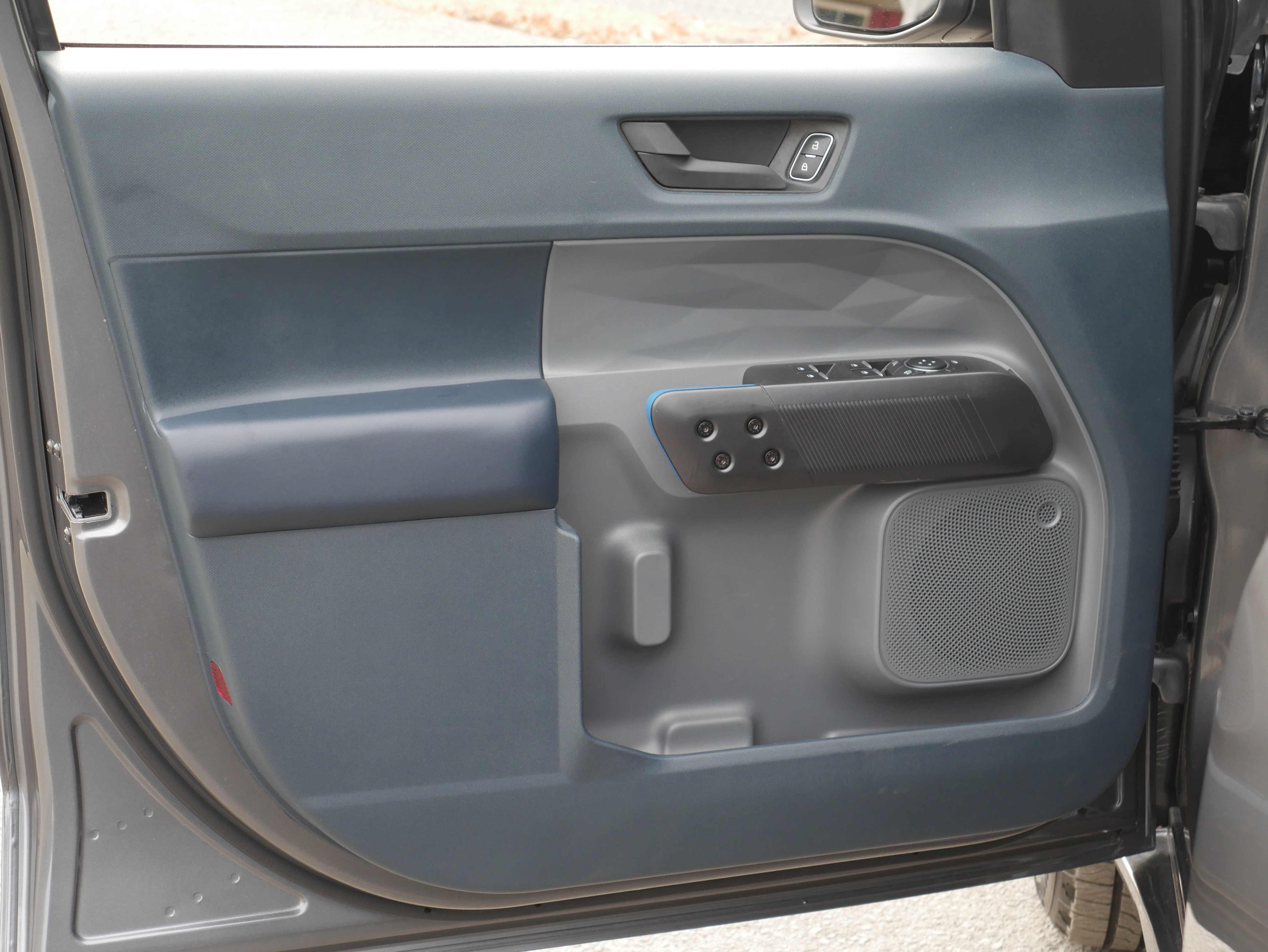 Used 2025 Ford Maverick Lobo AWD/4WD image 34