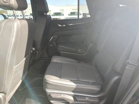 Used 2023 GMC Yukon Denali w/ LPO, Floor Liner Package AWD/4WD image 29
