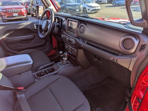 Used 2022 Jeep Gladiator Willys image 38