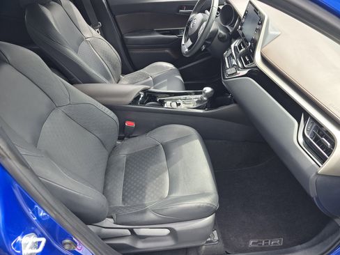 Used 2019 Toyota C-HR Limited FWD image 22
