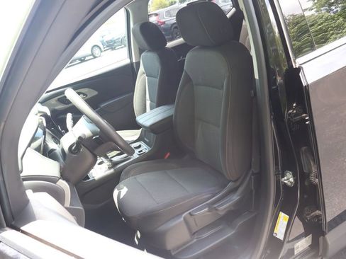 Used 2018 Chevrolet Traverse LS FWD image 30