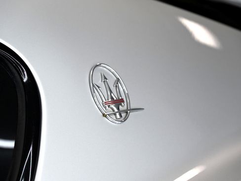 Used 2014 Maserati GranTurismo Sport image 12