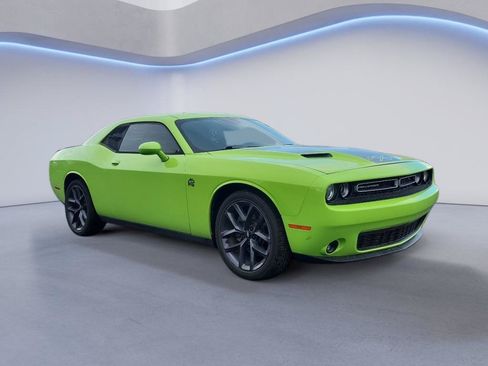 Used 2015 Dodge Challenger R/T w/ Quick Order Package 22B R/T RWD image 3