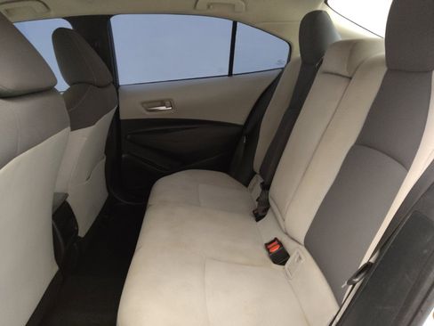 Used 2021 Toyota Corolla LE FWD image 18