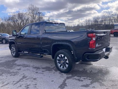 Used 2024 Chevrolet Silverado 2500 Custom w/ Custom Value Package image 6