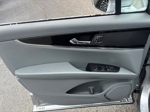 Certified 2022 Lincoln Nautilus Reserve w/ Cargo Utility Package image 11