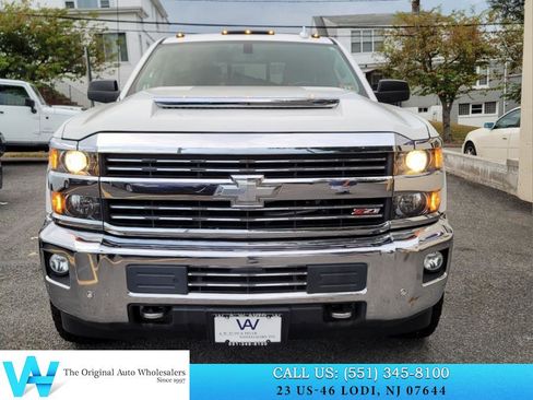 Used 2015 Chevrolet Silverado 2500 LTZ w/ LTZ Plus Package image 2