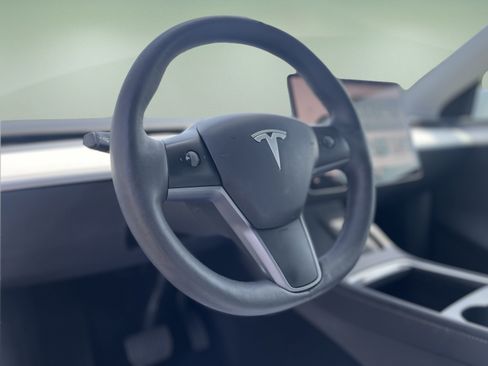 Used 2023 Tesla Model Y Long Range AWD/4WD image 15