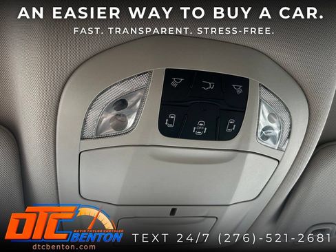 Used 2023 Chrysler Pacifica Touring-L AWD/4WD image 21