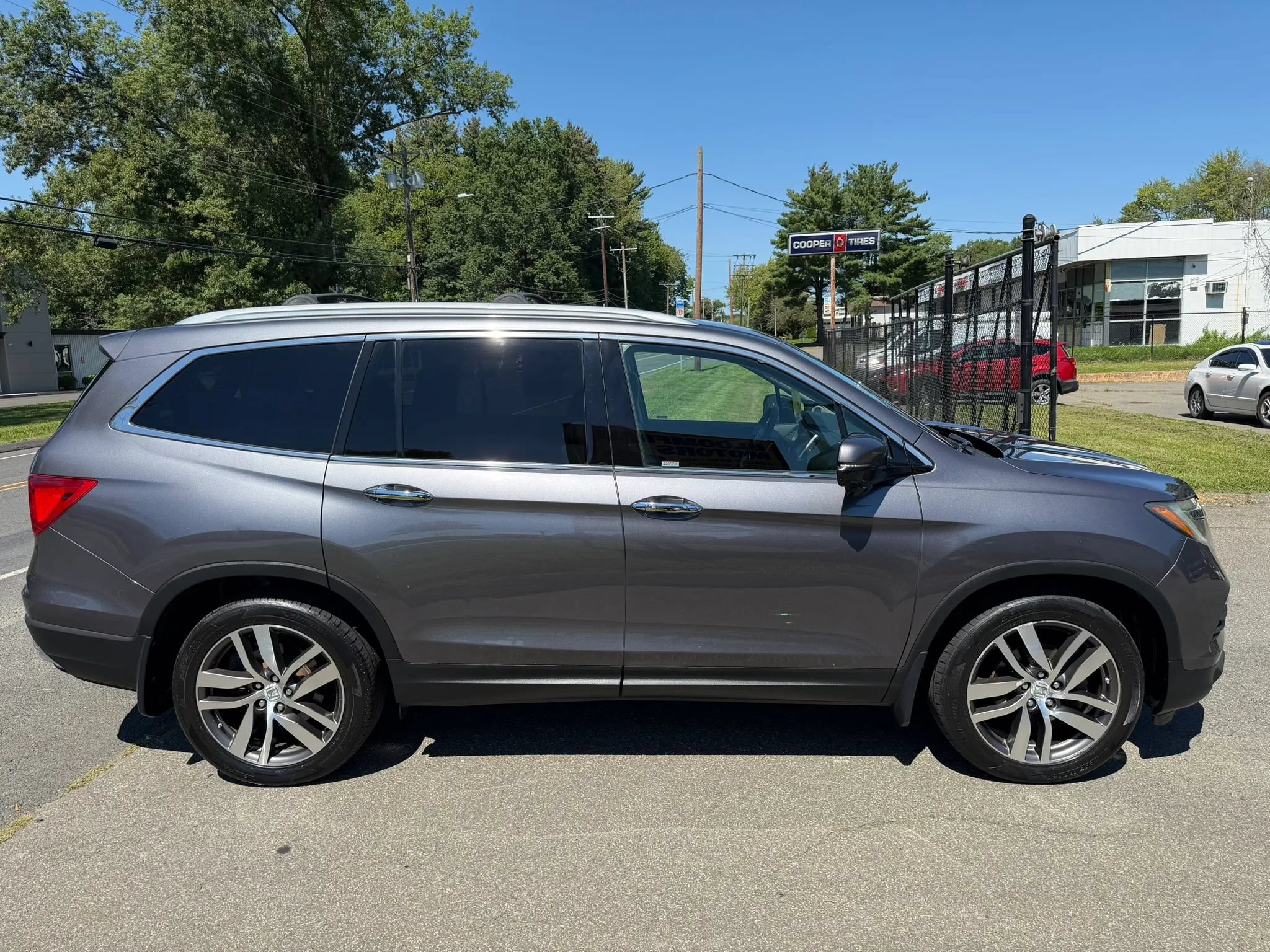 Used 2016 Honda Pilot Touring image 4