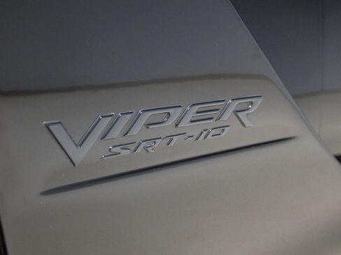 Used 2005 Dodge Viper SRT-10 image 41