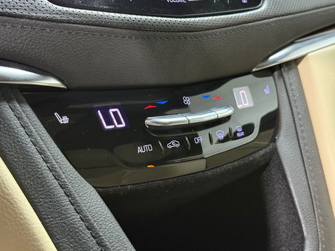 Used 2018 Cadillac XT5 Luxury w/ Driver Awareness Package image 31