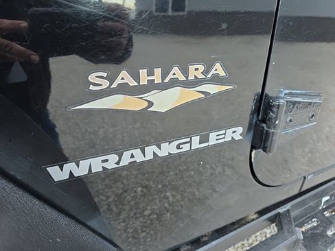 Used 2012 Jeep Wrangler Sahara w/ Dual Top Group image 9