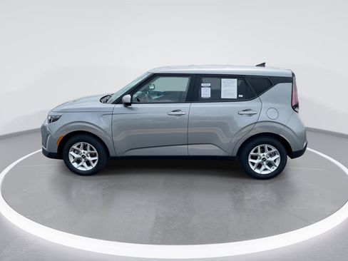 Certified 2025 Kia Soul LX w/ LX Technology Package FWD image 5