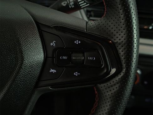 Used 2024 Chevrolet Trax RS w/ Driver Confidence Package image 16