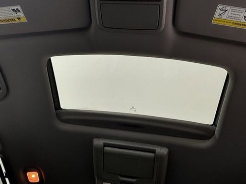 Used 2017 Honda Pilot Elite image 32