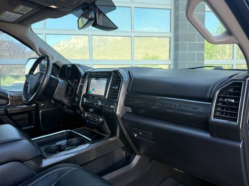 Used 2019 Ford F250 Lariat w/ Lariat Ultimate Package AWD/4WD image 48