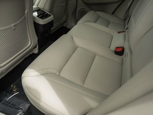 New 2026 Volvo XC60 B5 Ultra w/ Protection Package Premier AWD/4WD image 33