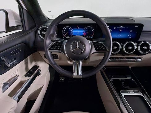 Used 2026 Mercedes-Benz GLB 250 image 4
