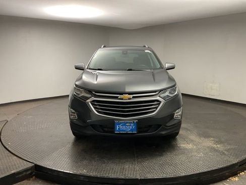 Used 2018 Chevrolet Equinox Premier image 2