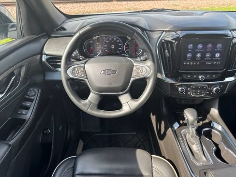 Used 2023 Chevrolet Traverse Premier w/ Redline Edition AWD/4WD image 13