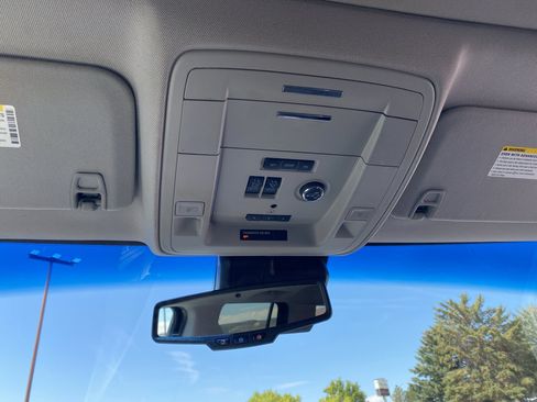 Used 2018 Chevrolet Tahoe Premier AWD/4WD image 36