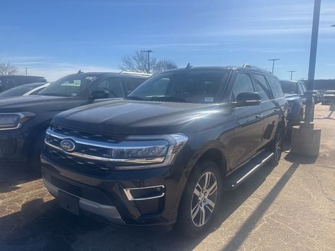 Used 2024 Ford Expedition Limited image 1