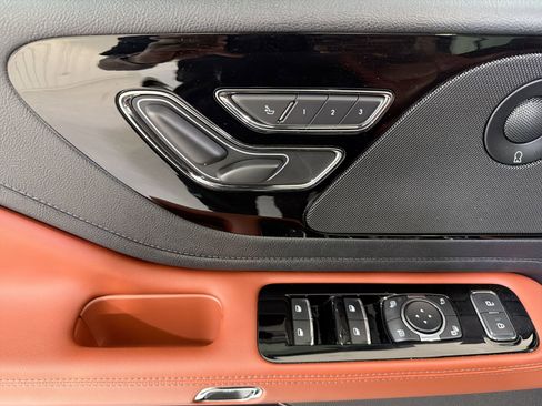 Used 2025 Lincoln Aviator Reserve w/ Illumination Package image 11