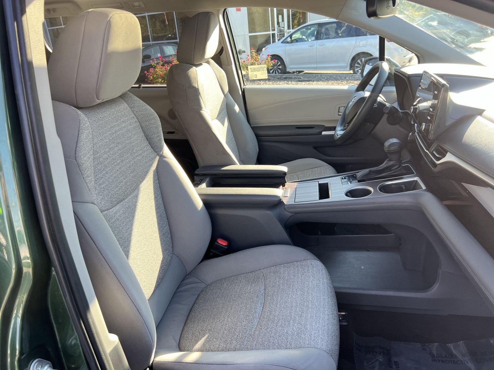 Used 2022 Toyota Sienna LE w/ LE Plus Package AWD/4WD image 27