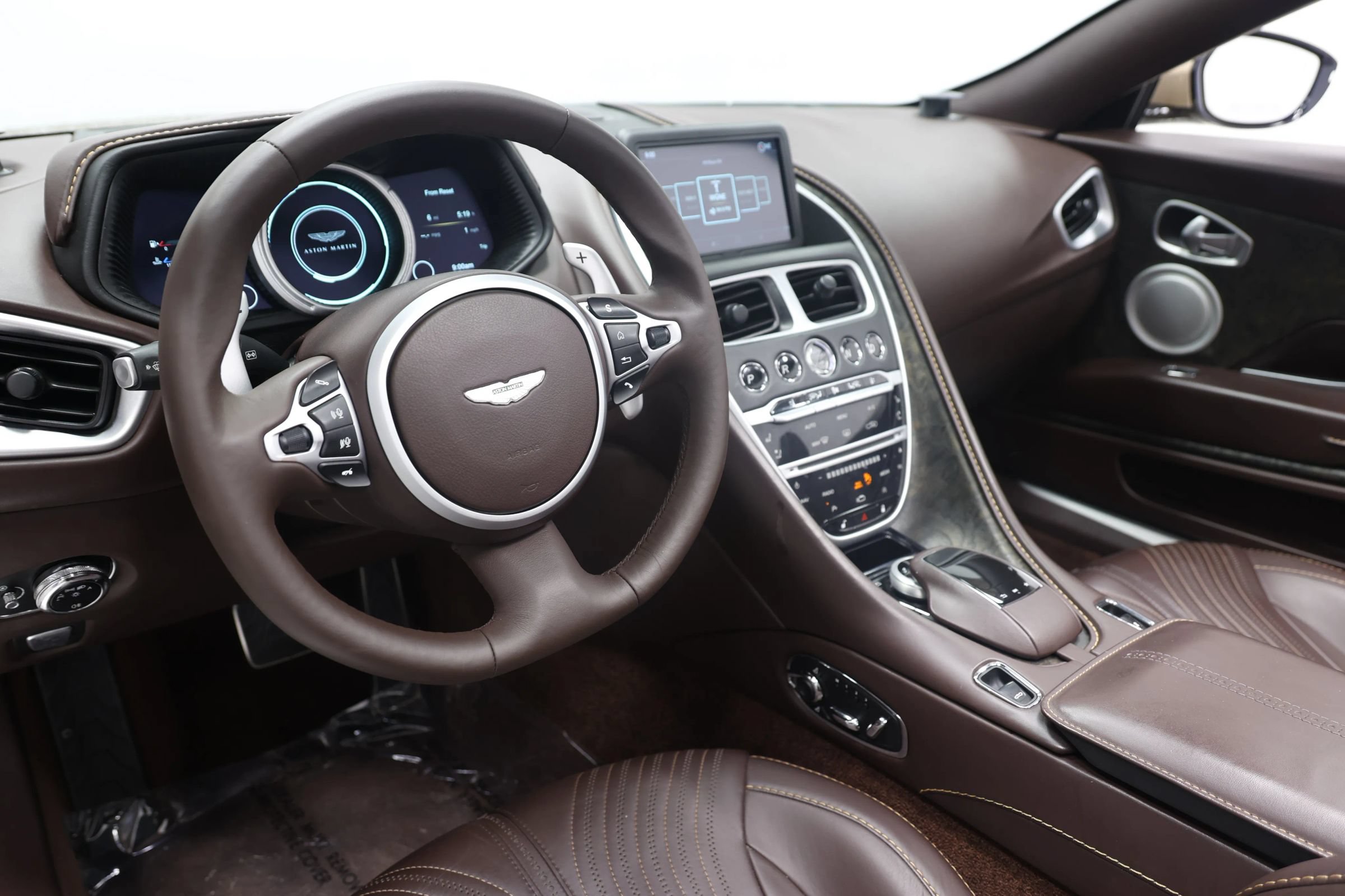 Used 2019 Aston Martin DB11 Volante RWD image 22