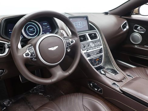 Used 2019 Aston Martin DB11 Volante RWD image 22