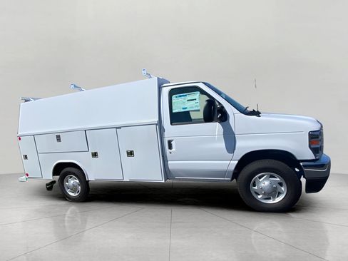 New 2026 Ford E-350 and Econoline 350 Super Duty w/ Power Equipment Group image 10