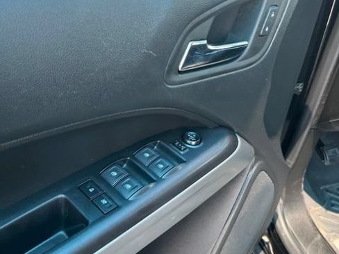 Used 2022 Chevrolet Colorado LT w/ LT Convenience Package AWD/4WD image 12