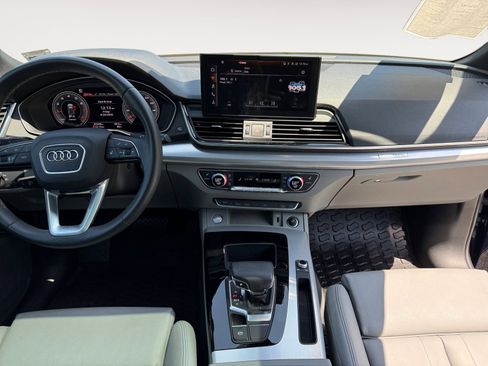 Used 2024 Audi Q5 2.0T Premium w/ Summer of Audi Package AWD/4WD image 25