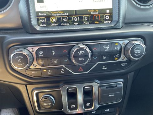 Used 2022 Jeep Wrangler Sport AWD/4WD image 19