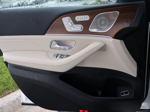 New 2026 Mercedes-Benz GLS 450 4MATIC image 36