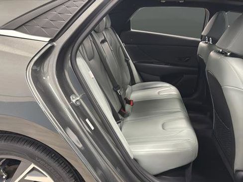 Used 2024 Hyundai Elantra Limited FWD image 25