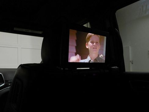 Used 2016 Jeep Grand Cherokee Overland w/ Advanced Technology Group image 79