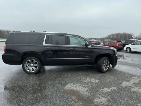 Used 2015 GMC Yukon XL Denali w/ Premium Package image 3