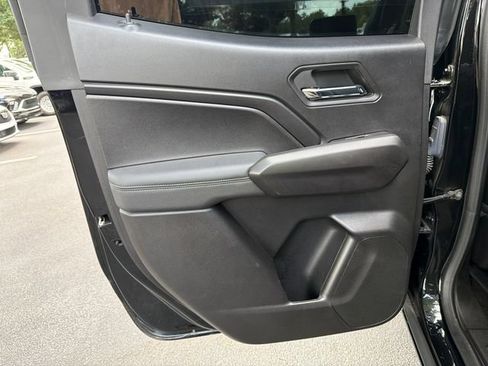 Used 2025 Chevrolet Colorado LT w/ Advanced Trailering Package AWD/4WD image 21