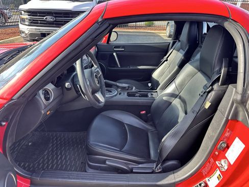 Used 2010 MAZDA MX-5 Miata Grand Touring w/ Premium Pkg image 2