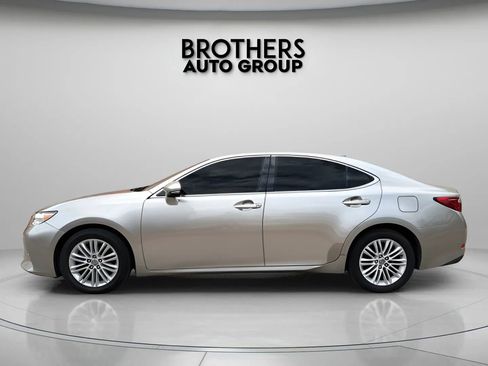 Used 2015 Lexus ES 350 w/ Luxury Package FWD image 7