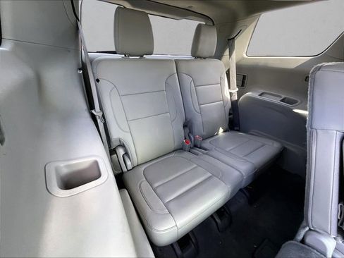 Used 2020 GMC Acadia SLT FWD image 30
