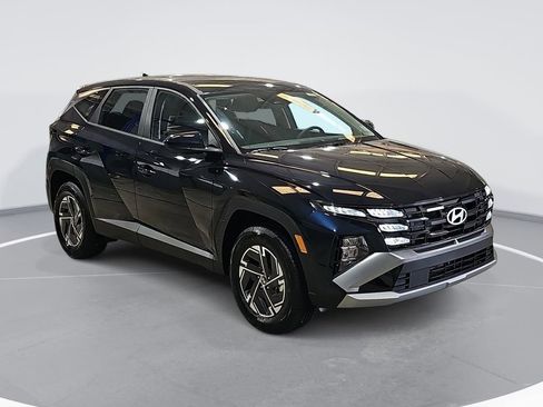 New 2026 Hyundai Tucson Blue SE image 3