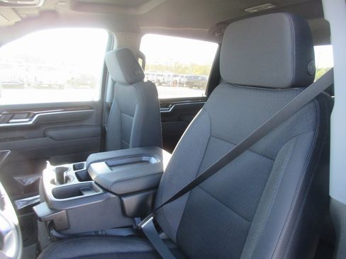 New 2026 GMC Sierra 3500 SLE w/ SLE Value Package image 12