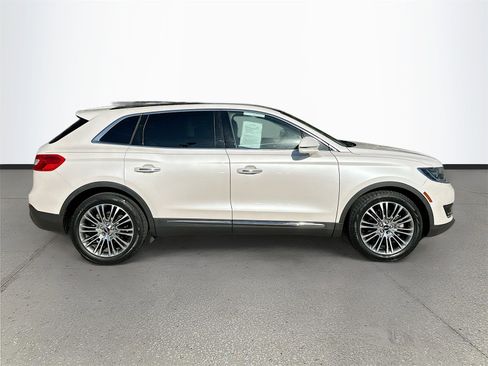 Used 2018 Lincoln MKX Reserve w/ Lincoln MKX Climate Package image 8